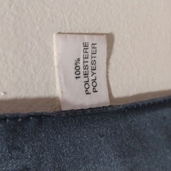 Cesar Manrique Art Scarf – Grey, Red, Black & White Fire Mountain Cactus 33.5x35 - Picture 6 of 11